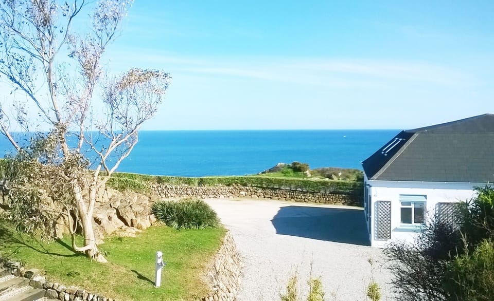 Amazing location, secluded  lots of private parking, deceptively spacious