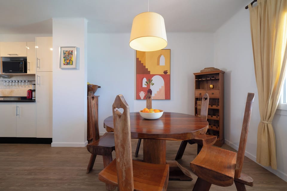 Dining area connected to the kitchen