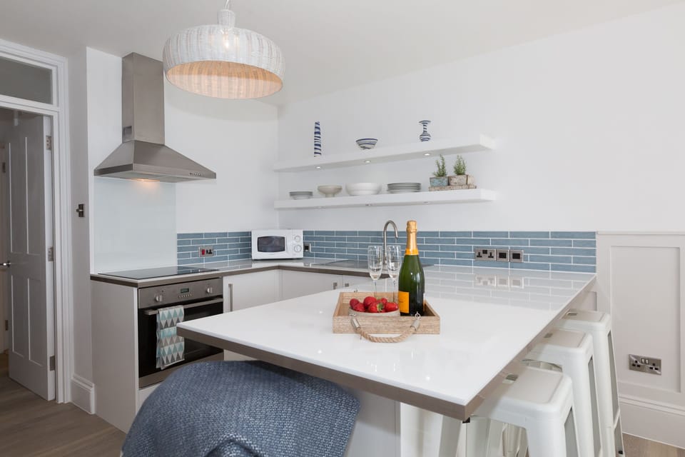 Cool and contemporary well-equipped kitchen with dishwasher