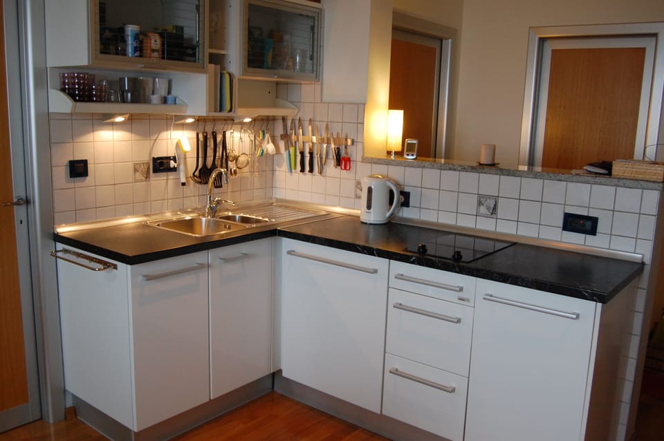 Well equiped kitchen with dishwasher.
