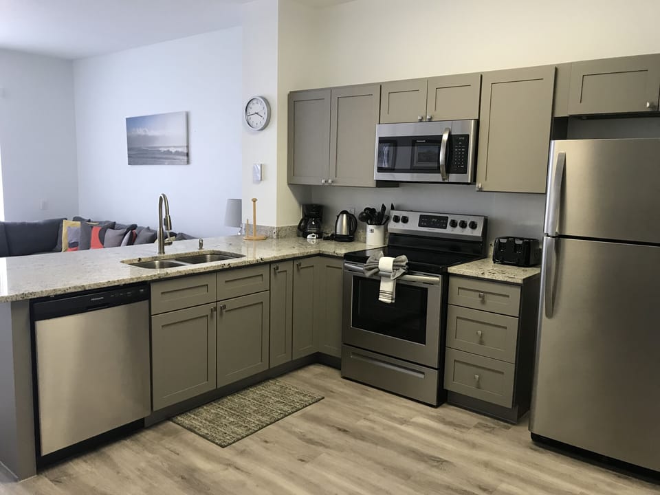 All new kitchen with brand new appliances (2019)