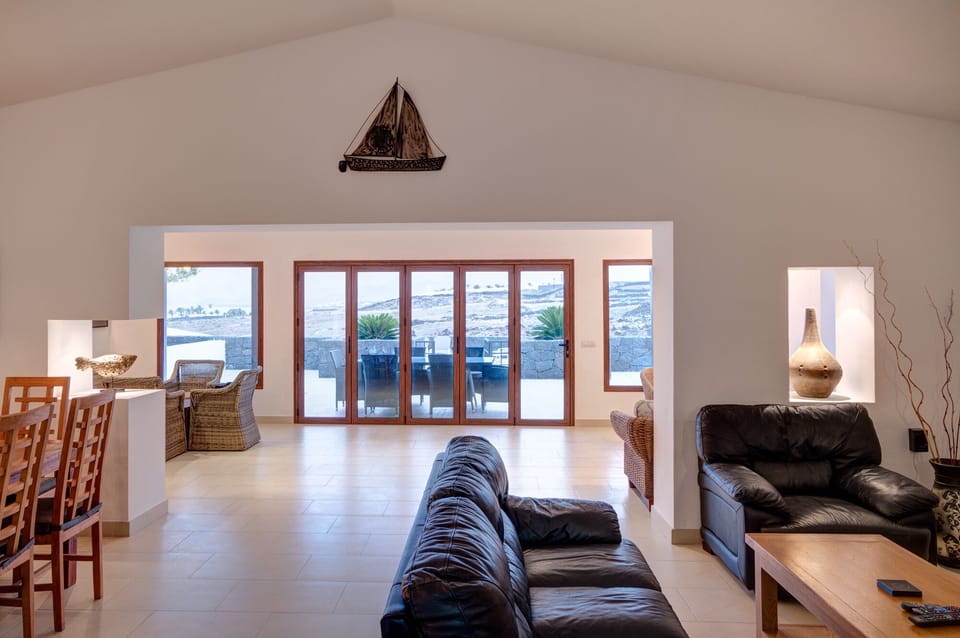 Lounge & Patio Doors to Terraces