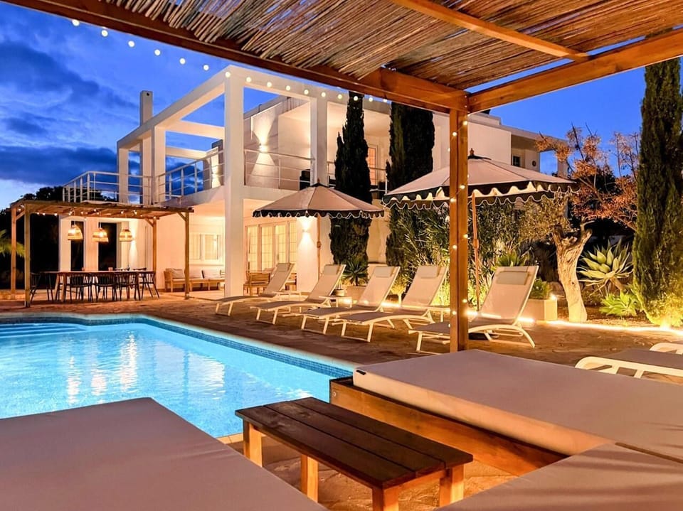 Evenings like this are what Ibiza is made for.