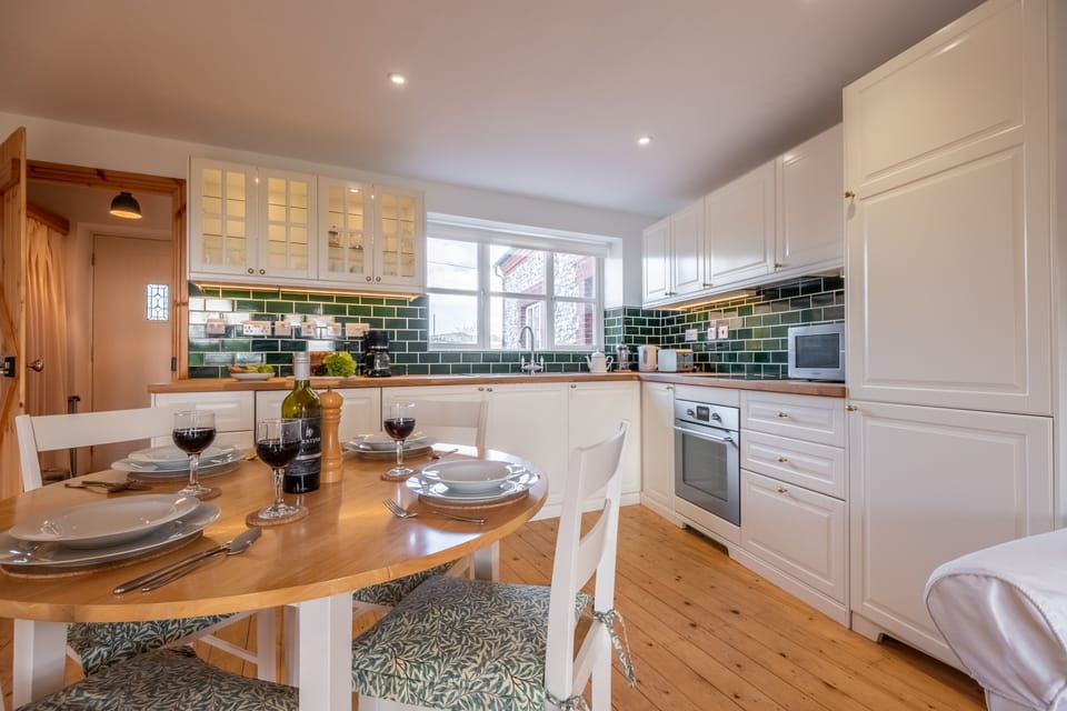 Ground floor:  Kitchen/ dining area