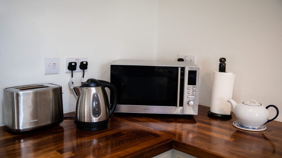 Well equipped kitchen with thoughtful extras