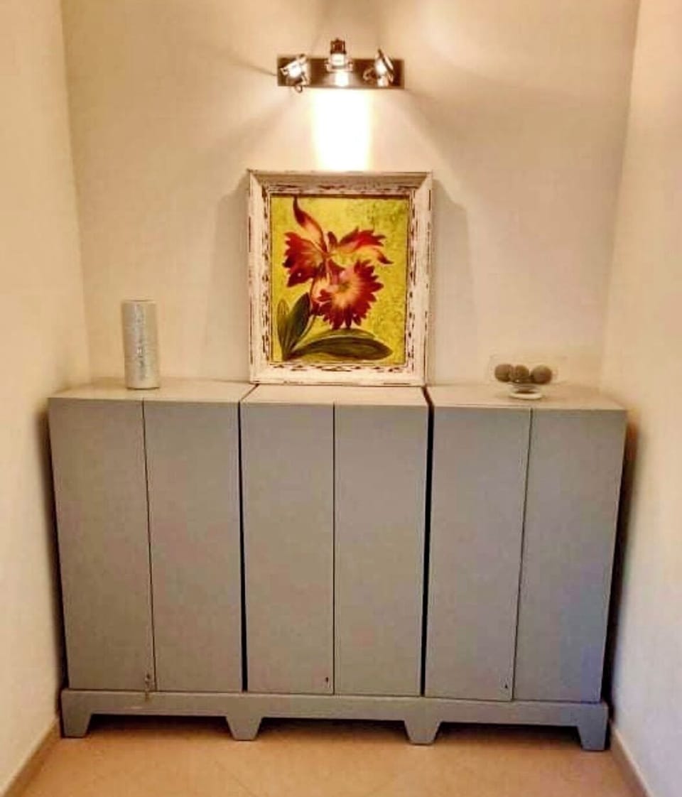 Grey room detail