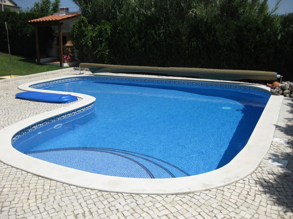Pool, Barbeque & Outdoor Shower