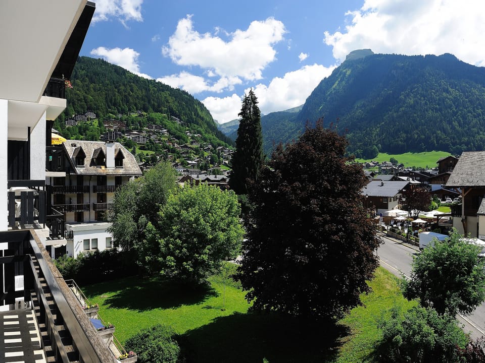 Balcony - Le Schuss Summer