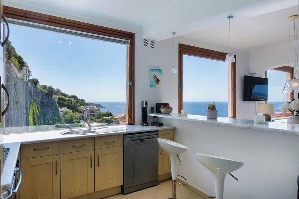 kitchen overlook the cliff side and sea