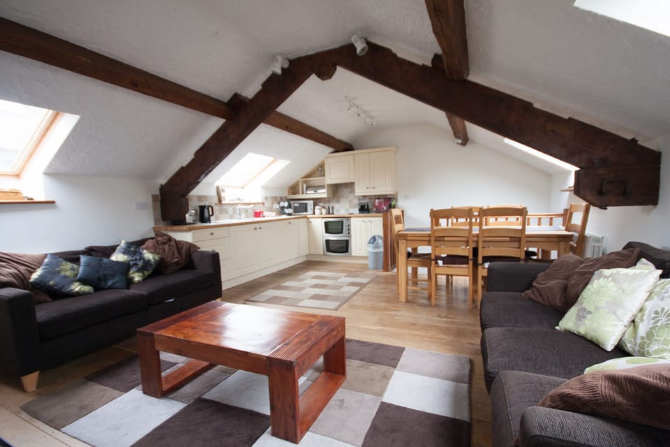 Living/Dining Area