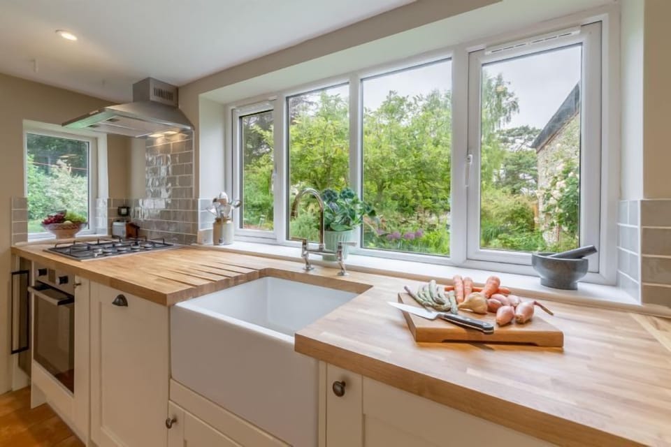 Ground floor: Lots of natural light
