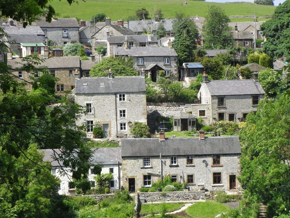 Looking towards Bankside and Overdale Cottage