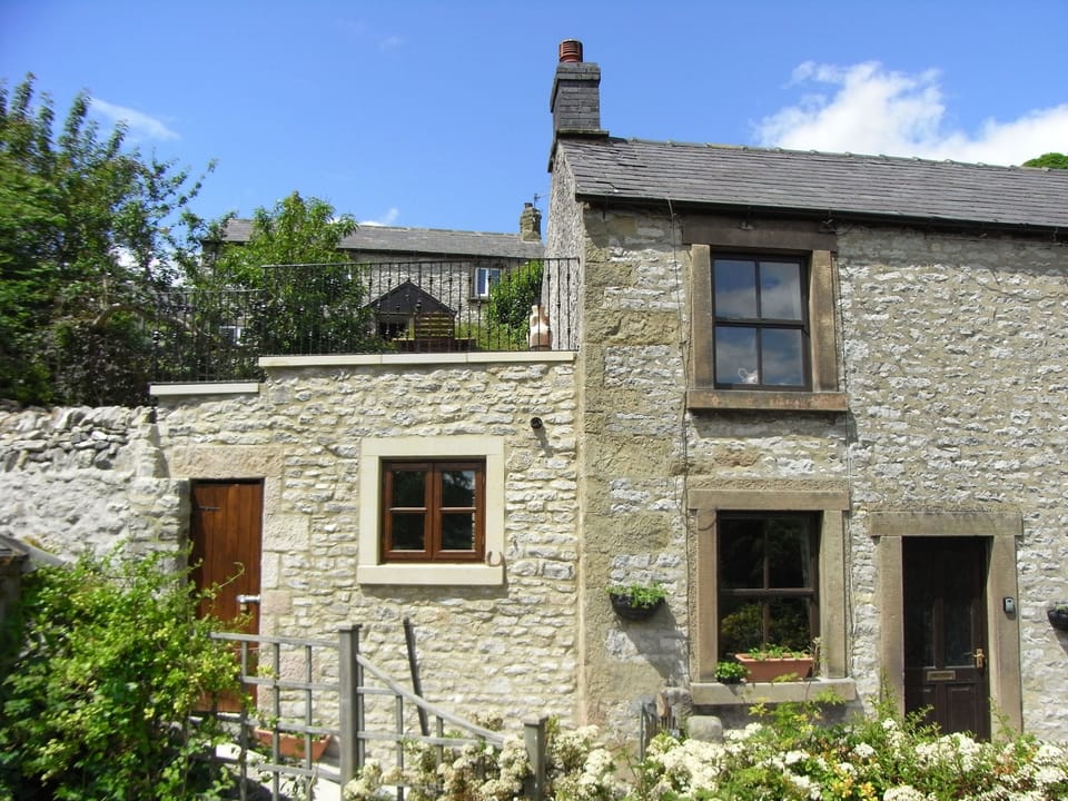 Overdale Cottage showing the roof terrace