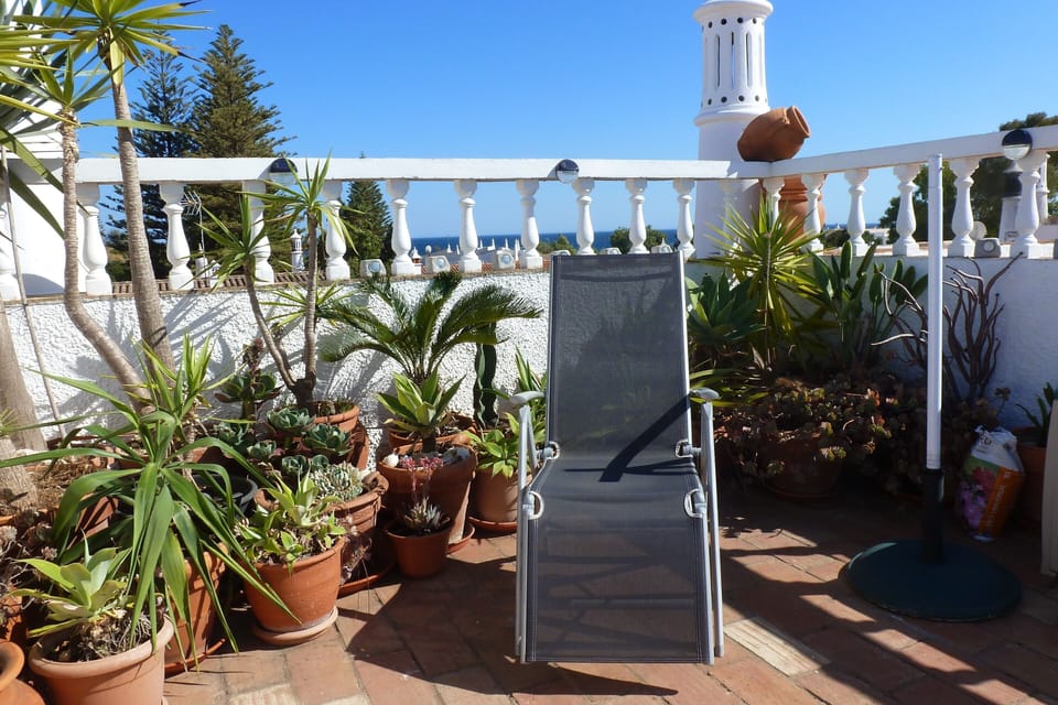 Roof terrace with views of the sea