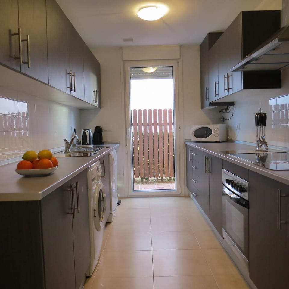 Fully fitted kitchen
