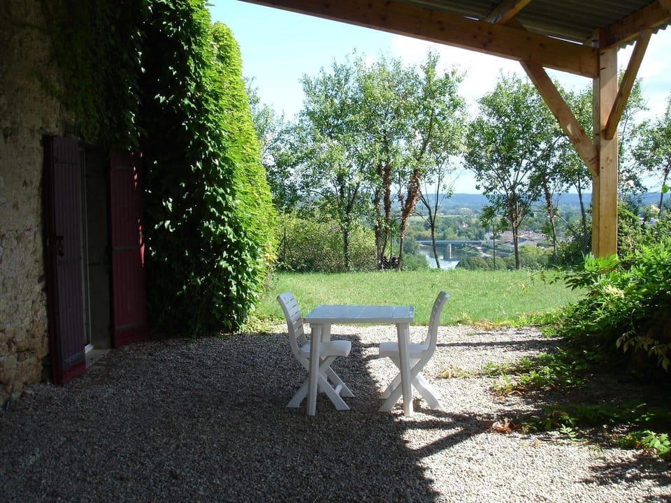 Under the Hangar Terrace, view of Valley