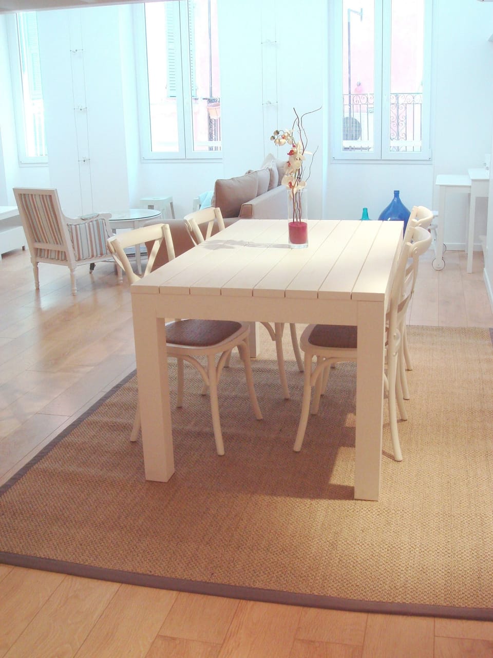 Lovely whitewashed table with room for six