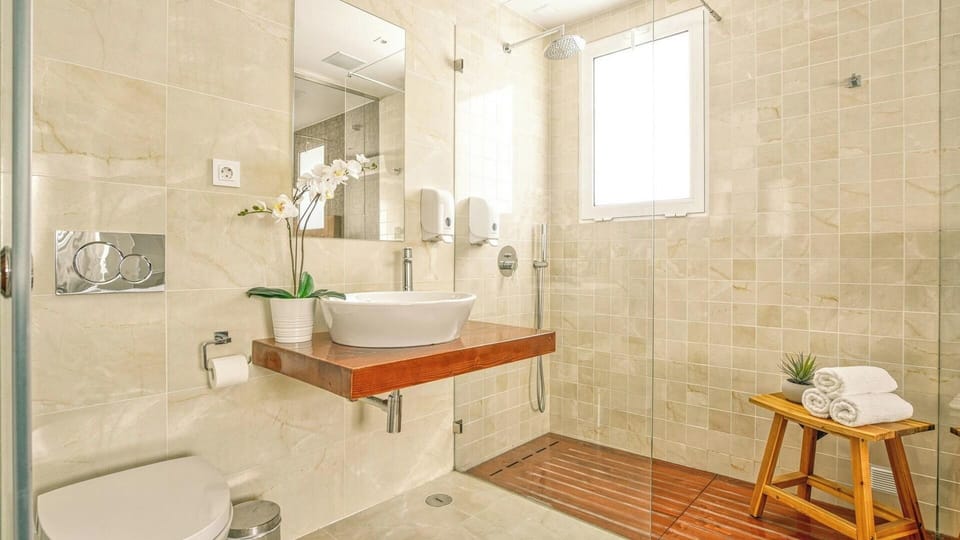 Suite 3 - twin bedroom