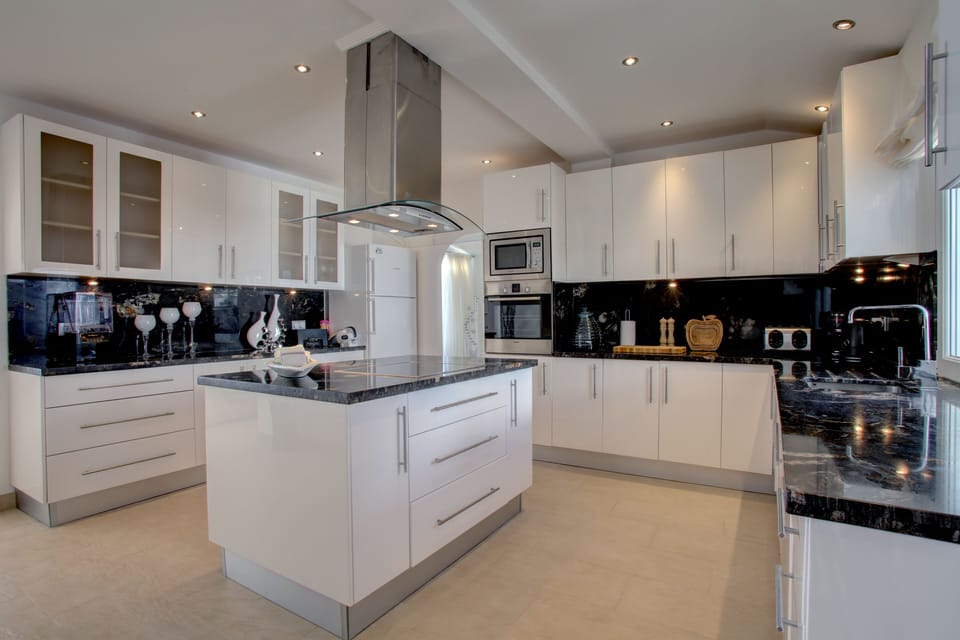 Fully equipped kitchen upstairs