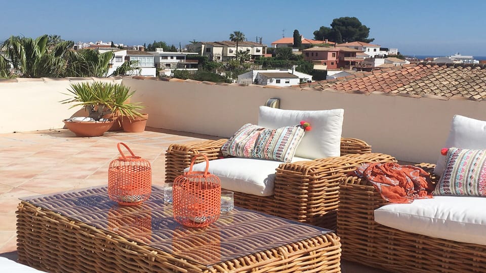 relax & un-wind on the rooftop terrace.