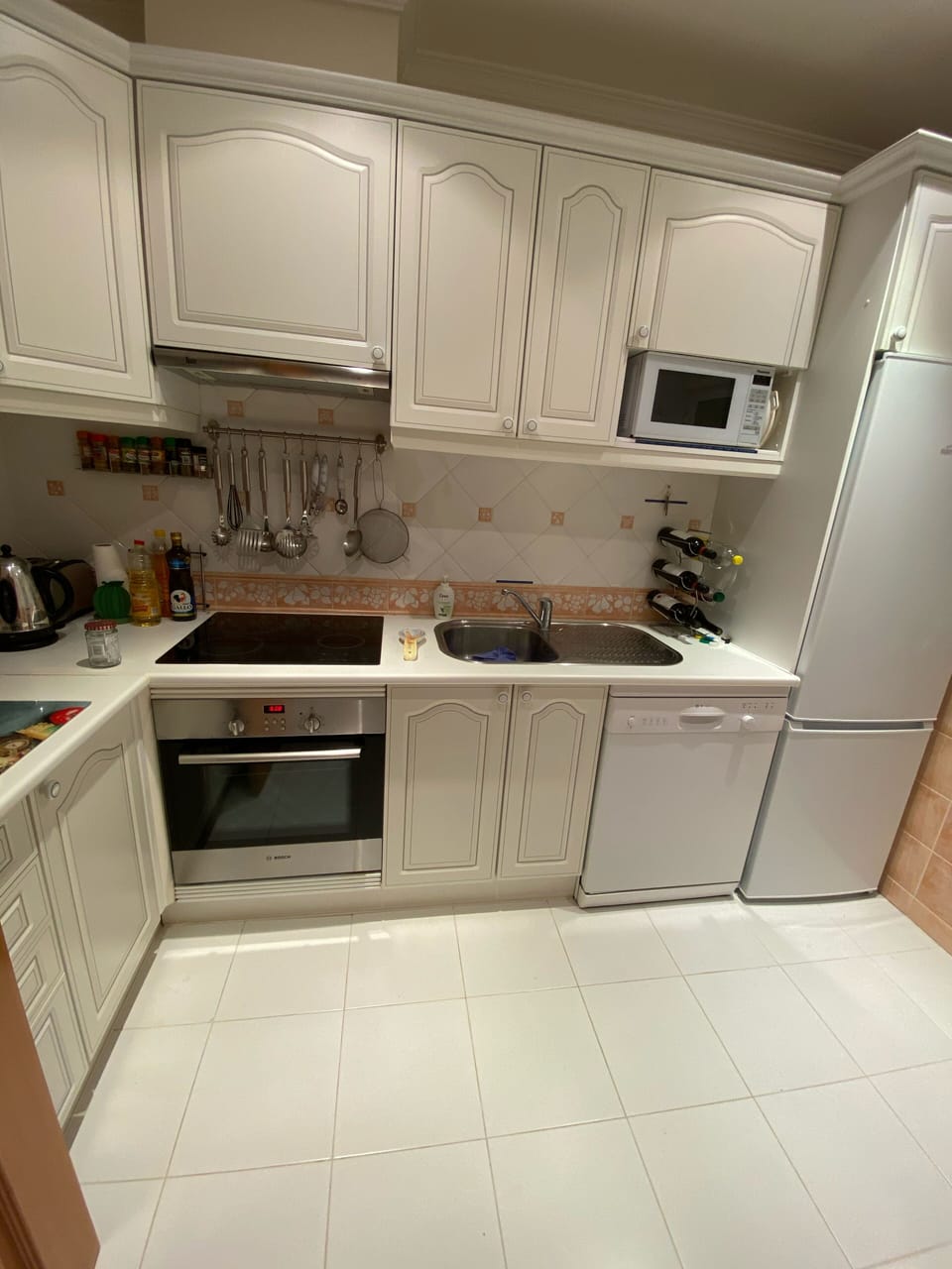 Fully fitted Kitchen