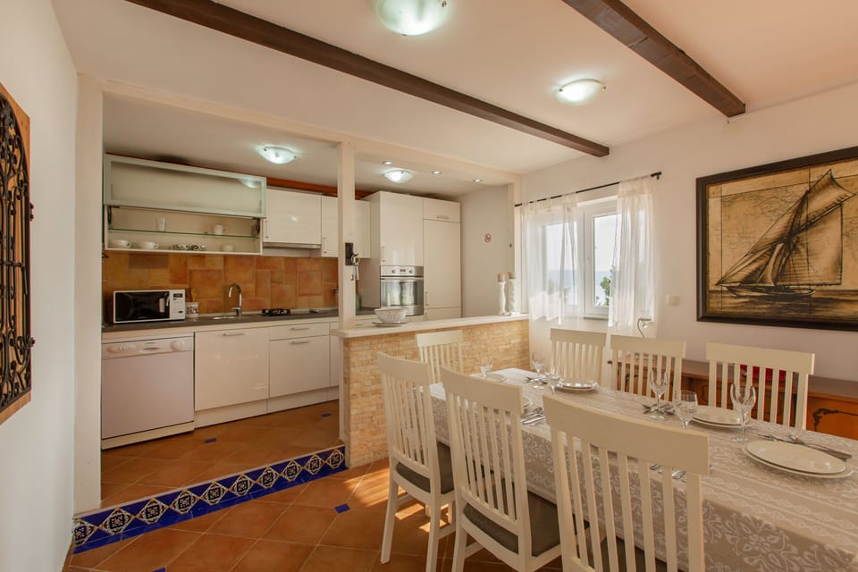 Gound floor dinning/living room