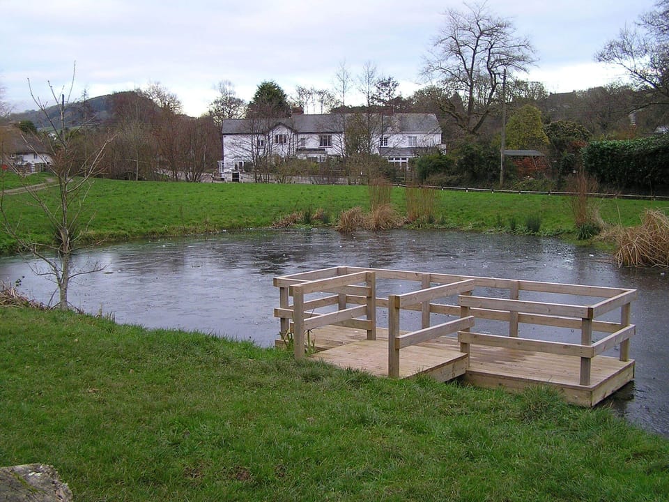 View towards rear of cottage from  field