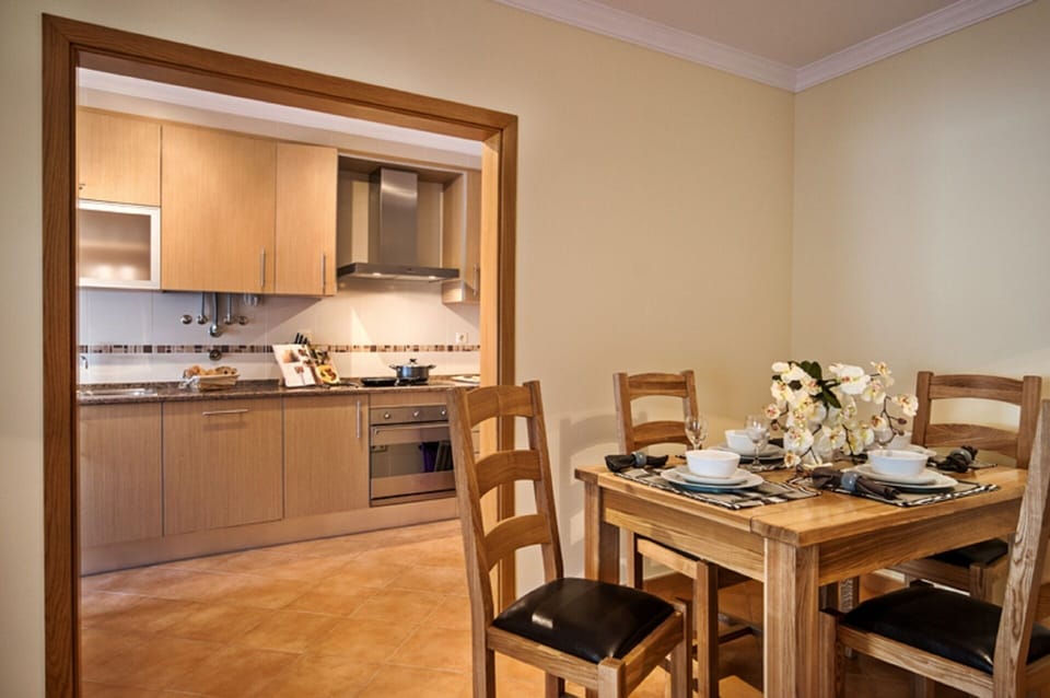 Dining area & Kitchen