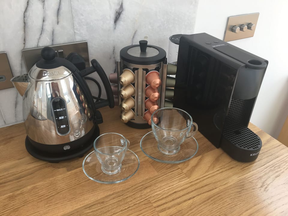 Nespresso pod coffee machine & kettle