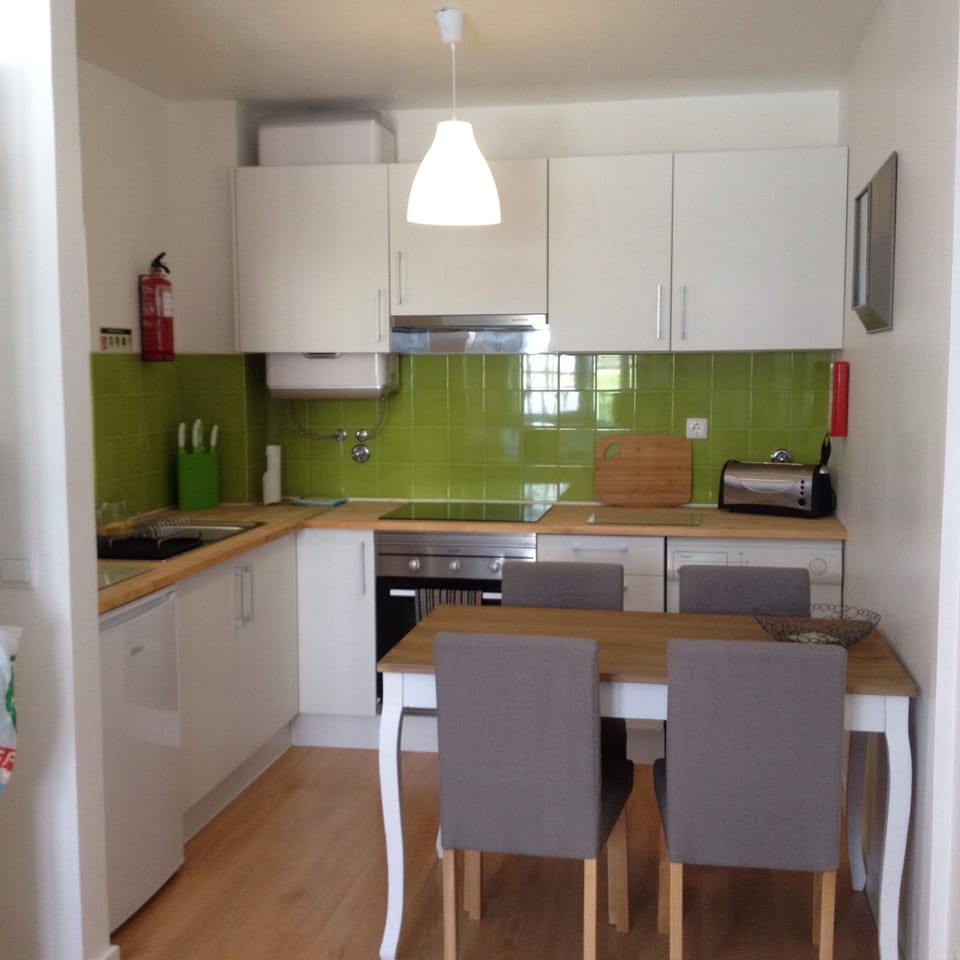 Fully equipped kitchen diner