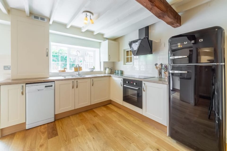 Ground floor:  Kitchen/breakfast room with Smeg fridge/freezer