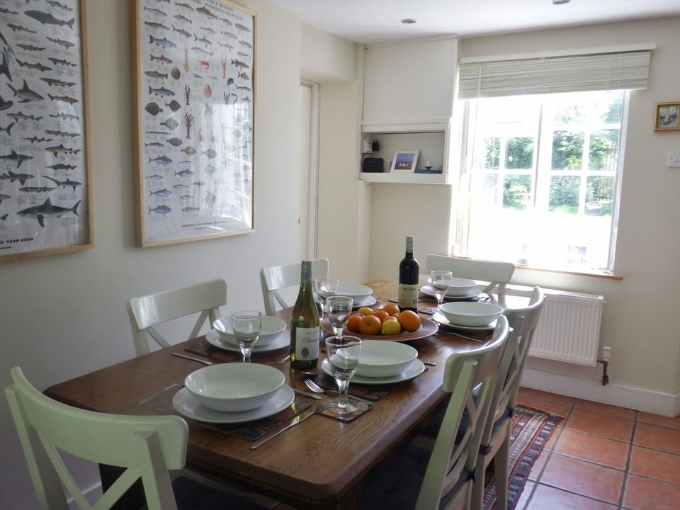 Double aspect dining room