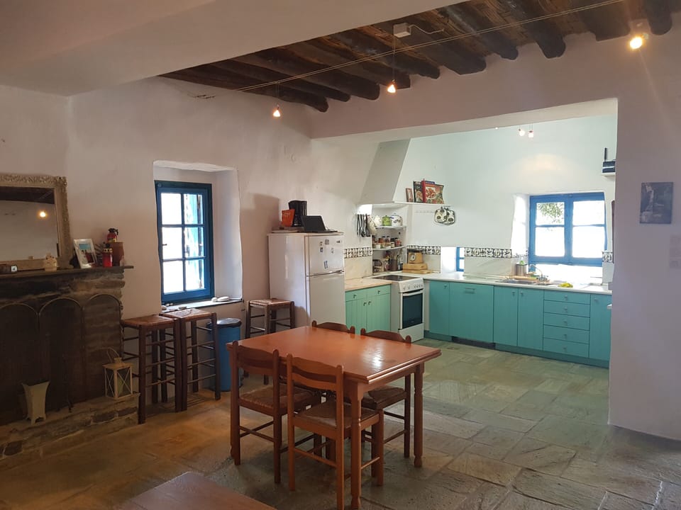 Kitchen Units with view to sea