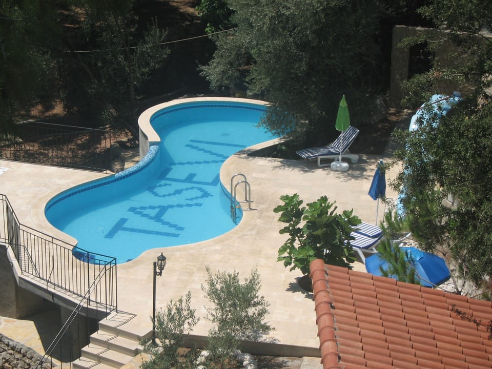 The pool. Cool pool.