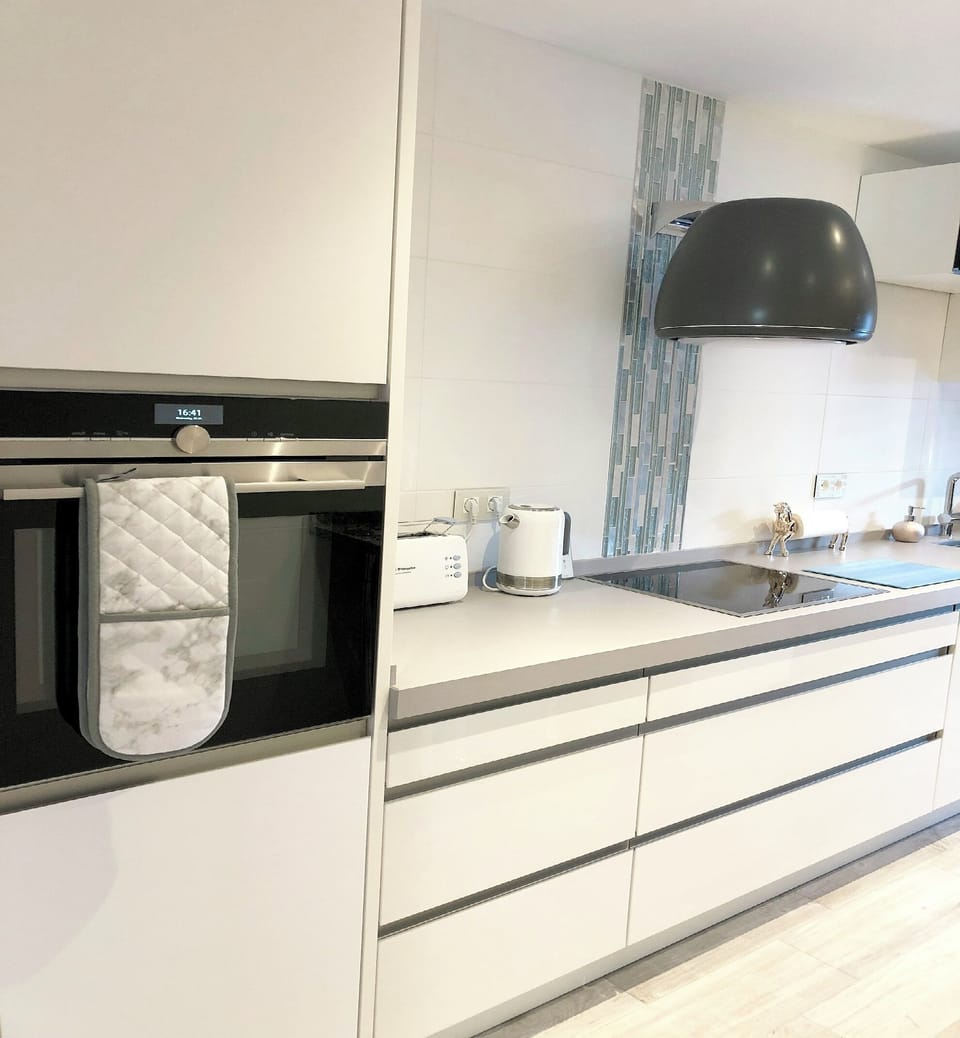 Newly refurbished luxury kitchen with Siemens appliances