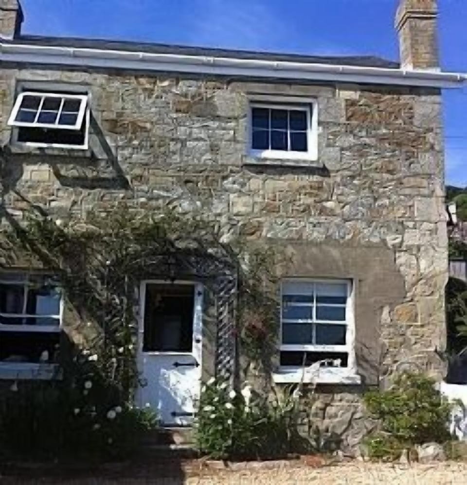 The front of Mole End