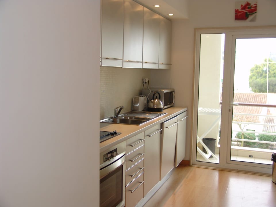 Well equipped kitchen