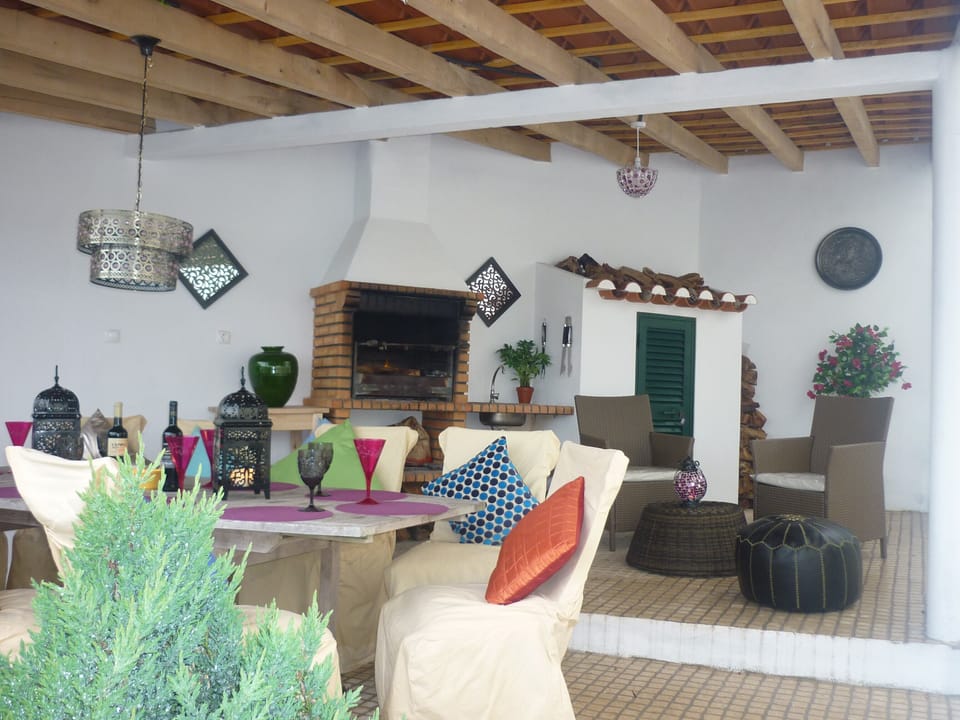 Covered Area & BBQ