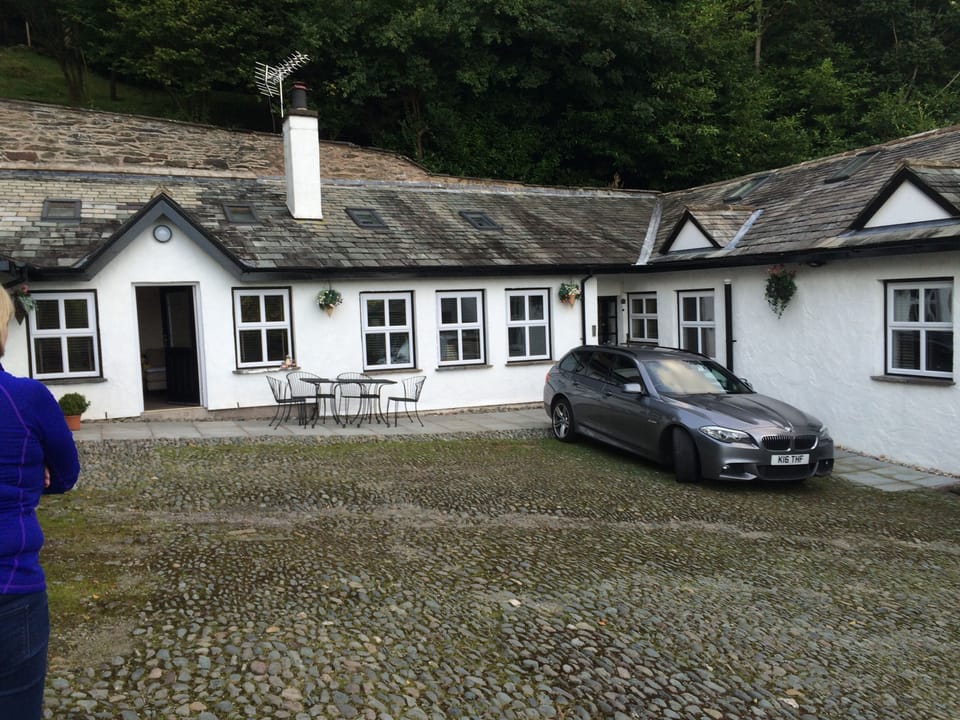 View of the court yard and how to park