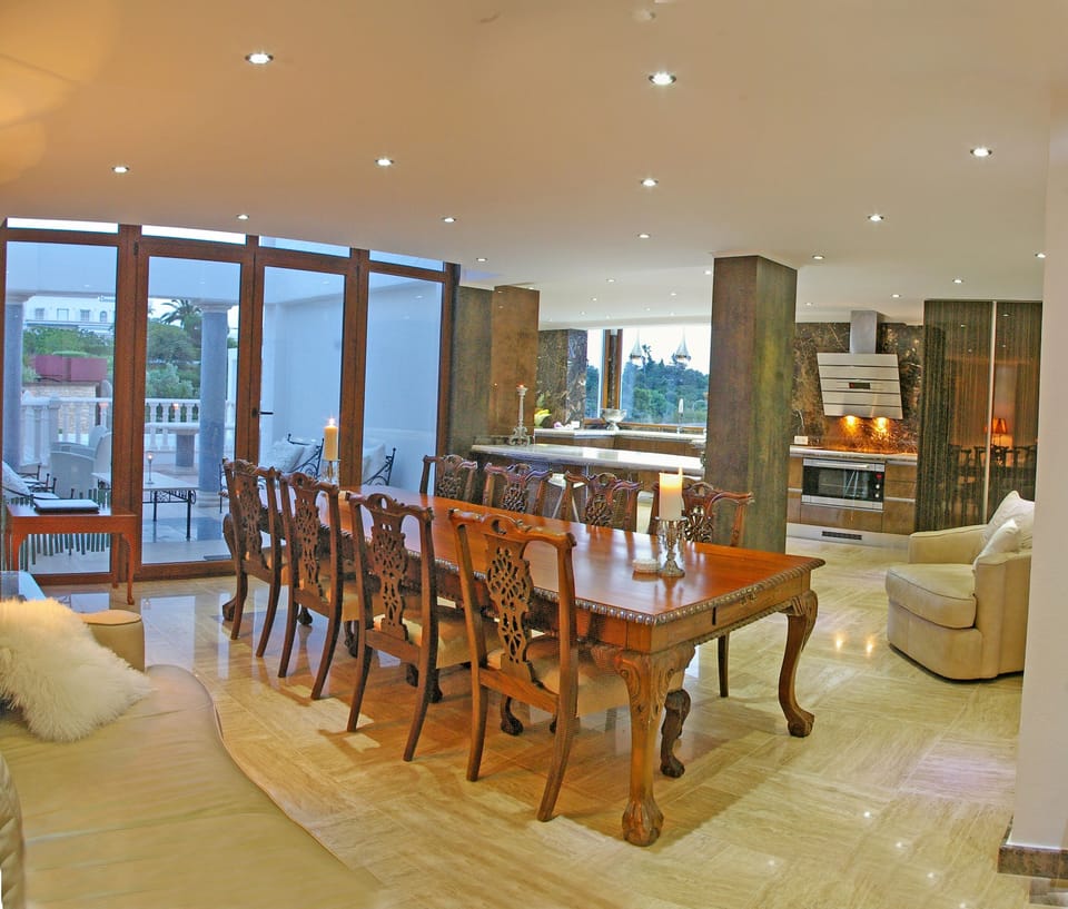 dining / TV area