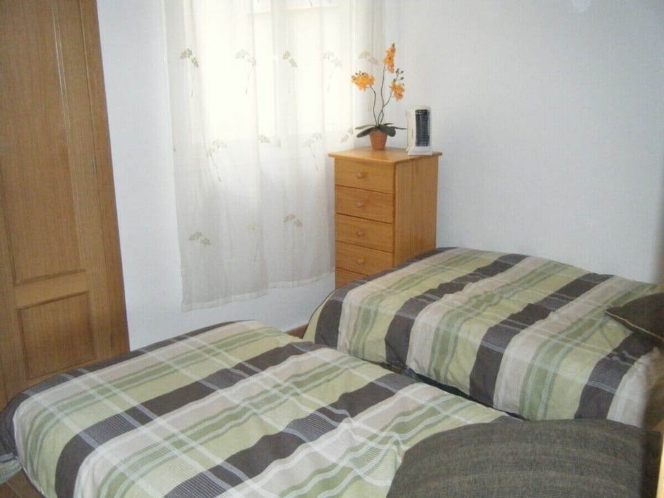Bedroom2