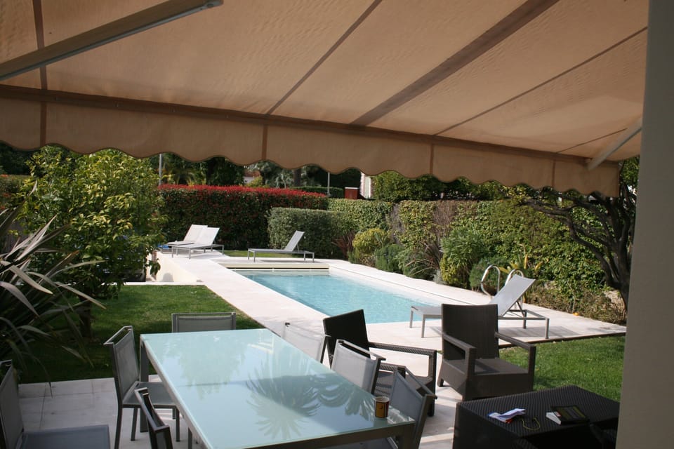 Outside terrace/dining area