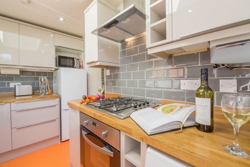 Ground floor: Kitchen