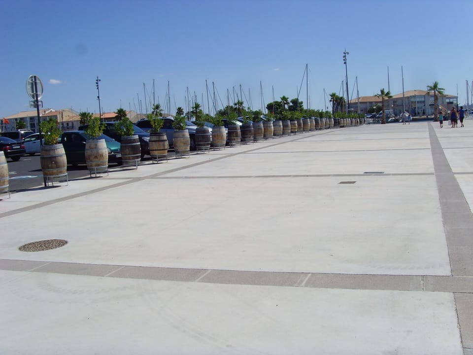 traffic free surroundings 