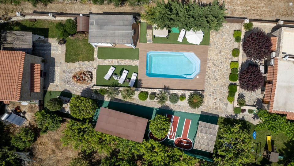 Outdoor surroundings designed to create meticulously executed WOW moments.