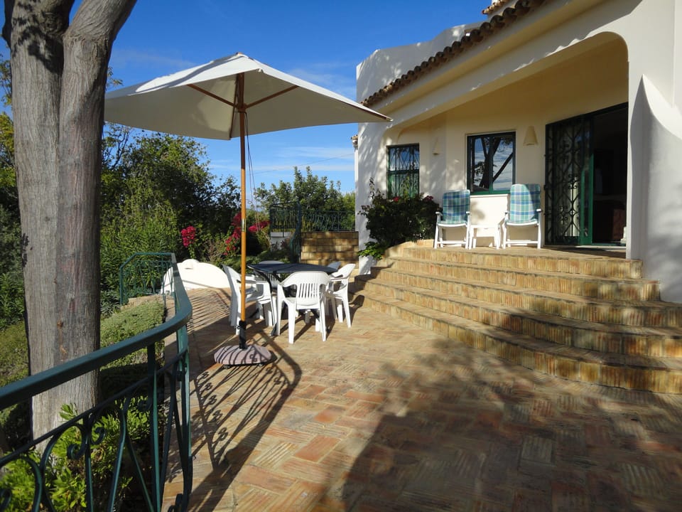 Alfresco dining and relaxing terrace with wonderful views