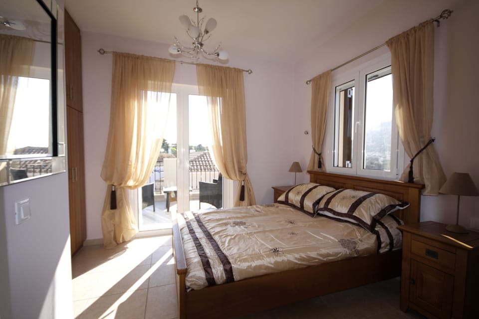 First floor double bedroom with en suite