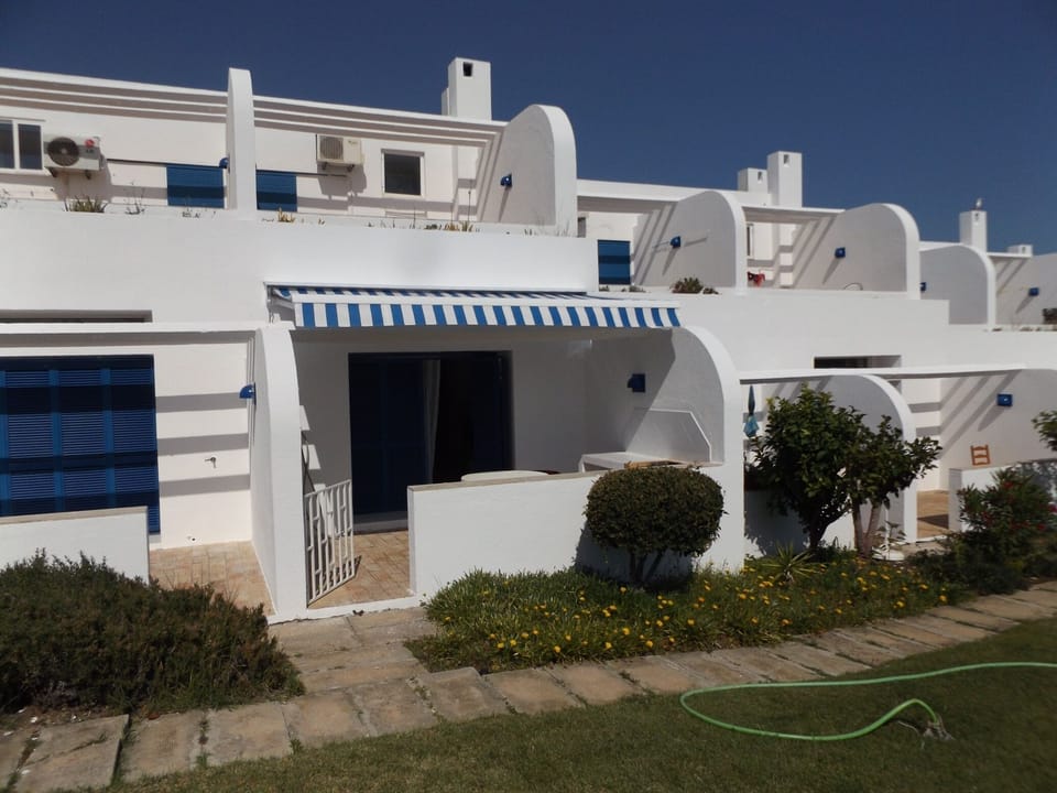 The back terrace with BBQ
