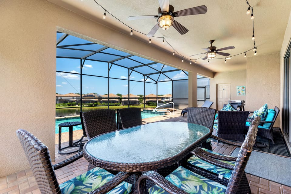 Dine under the shady lanai