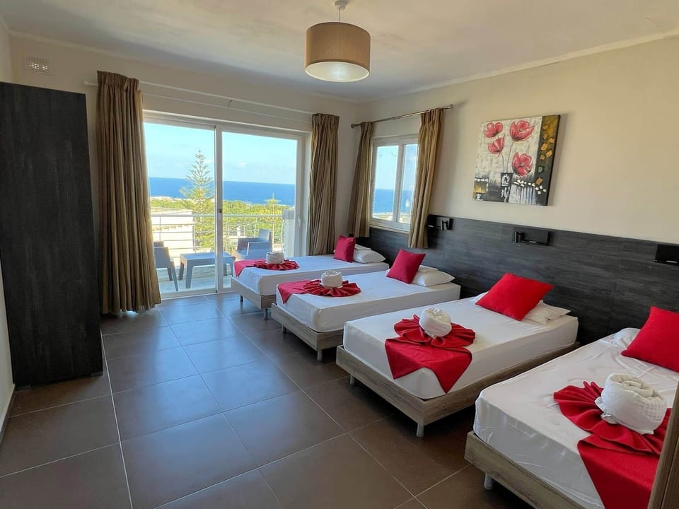 Floor 1 - Room 2